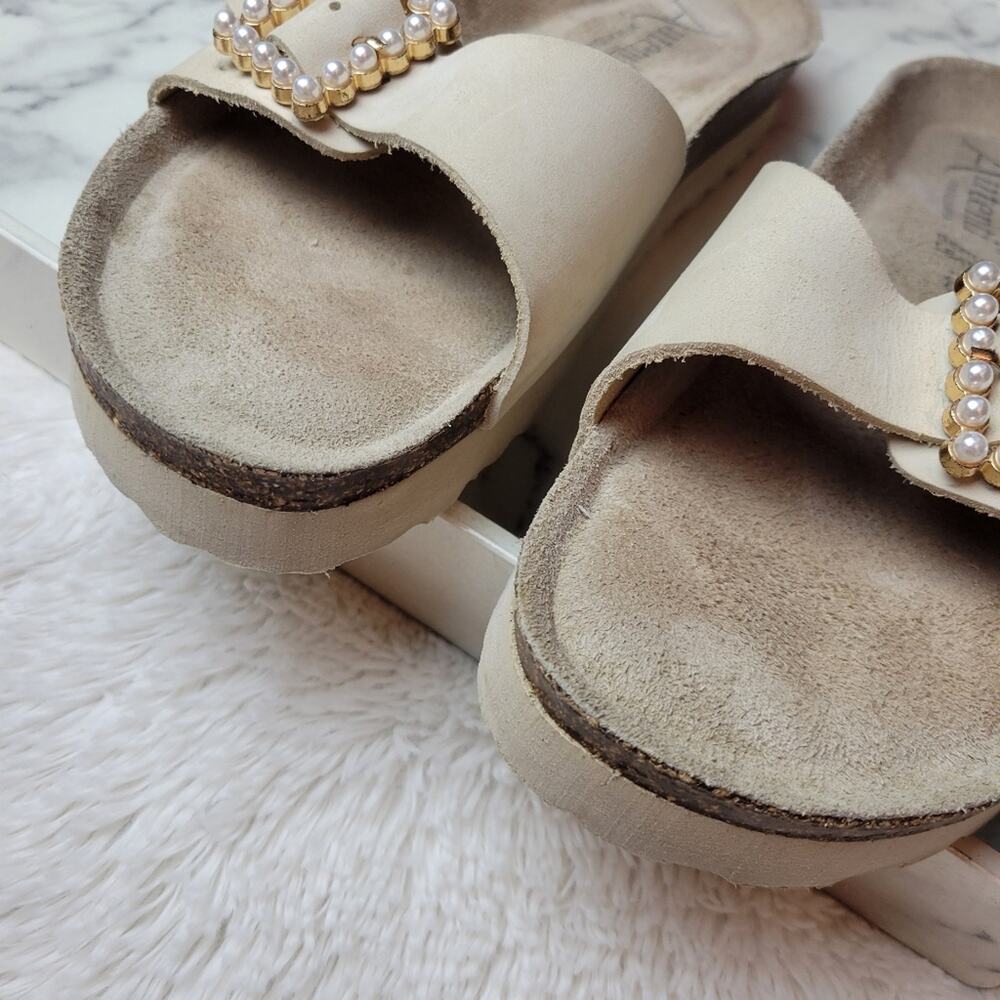 AUTENTI Beige Cream Pearl Buckle Leather Slide Comfort Sandal Size 41 - Picture 6 of 14